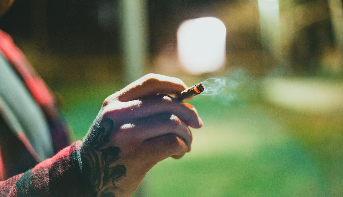 El trastorno por uso de cannabis se encuentra detrás de uno de cada tres primeros episodios de psicosis 1 psicosis